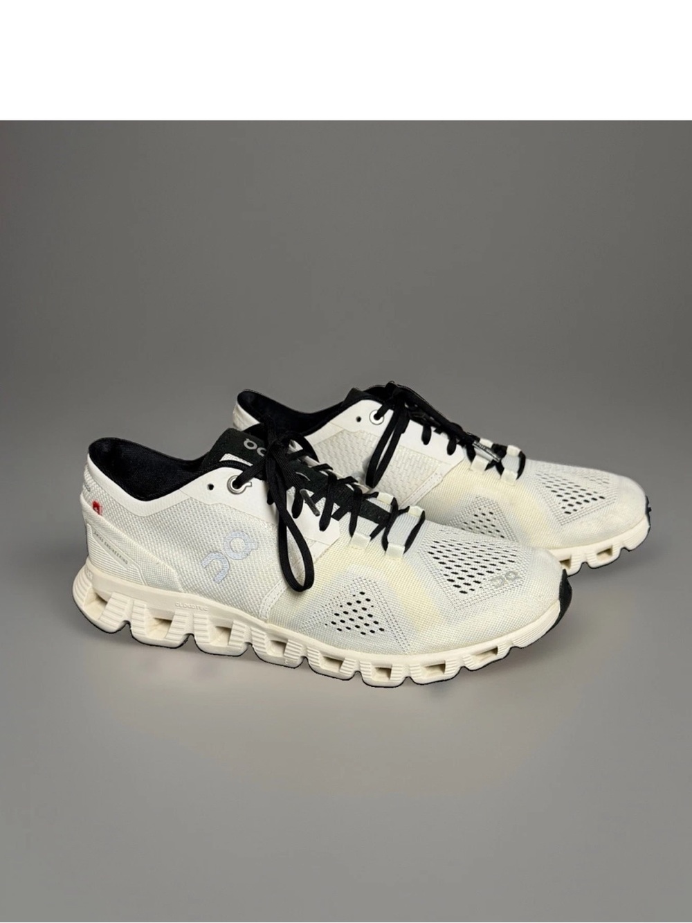 On Running Cloud X Women's White/Black Running Shoes Size 7.5